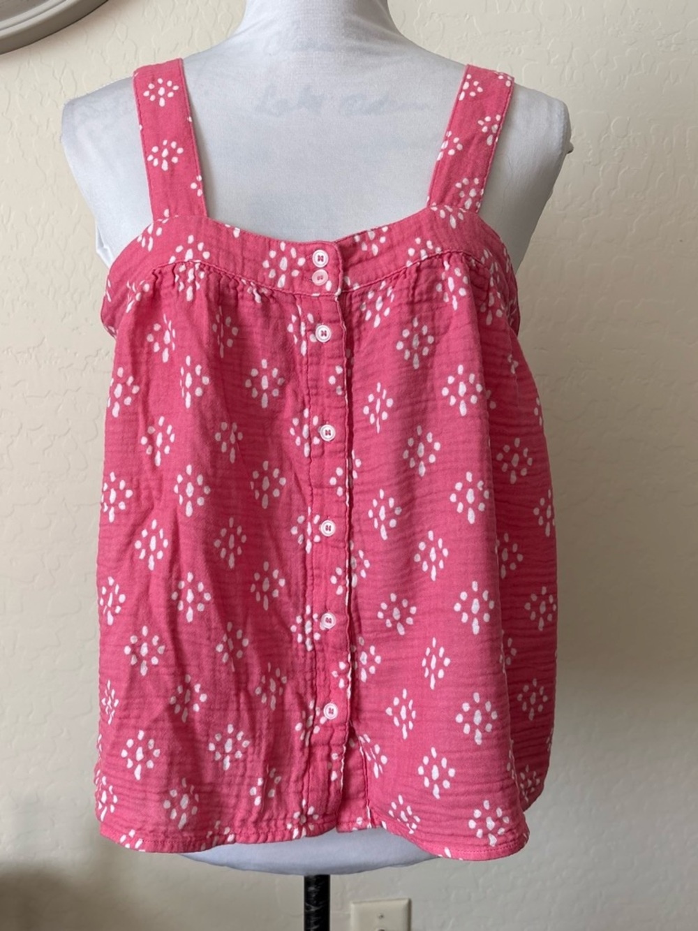 Women's Pink Printed Button-Front Tank Top